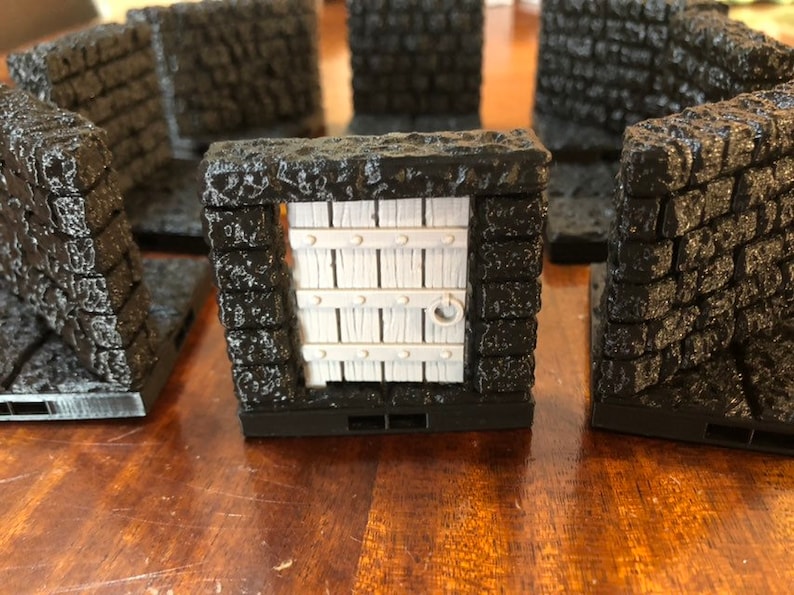 10tiles 3D printed Octagon room with pillar 28mm Scale Dungeons and Dragons Pathfinder DRAGONLOCK\u2122