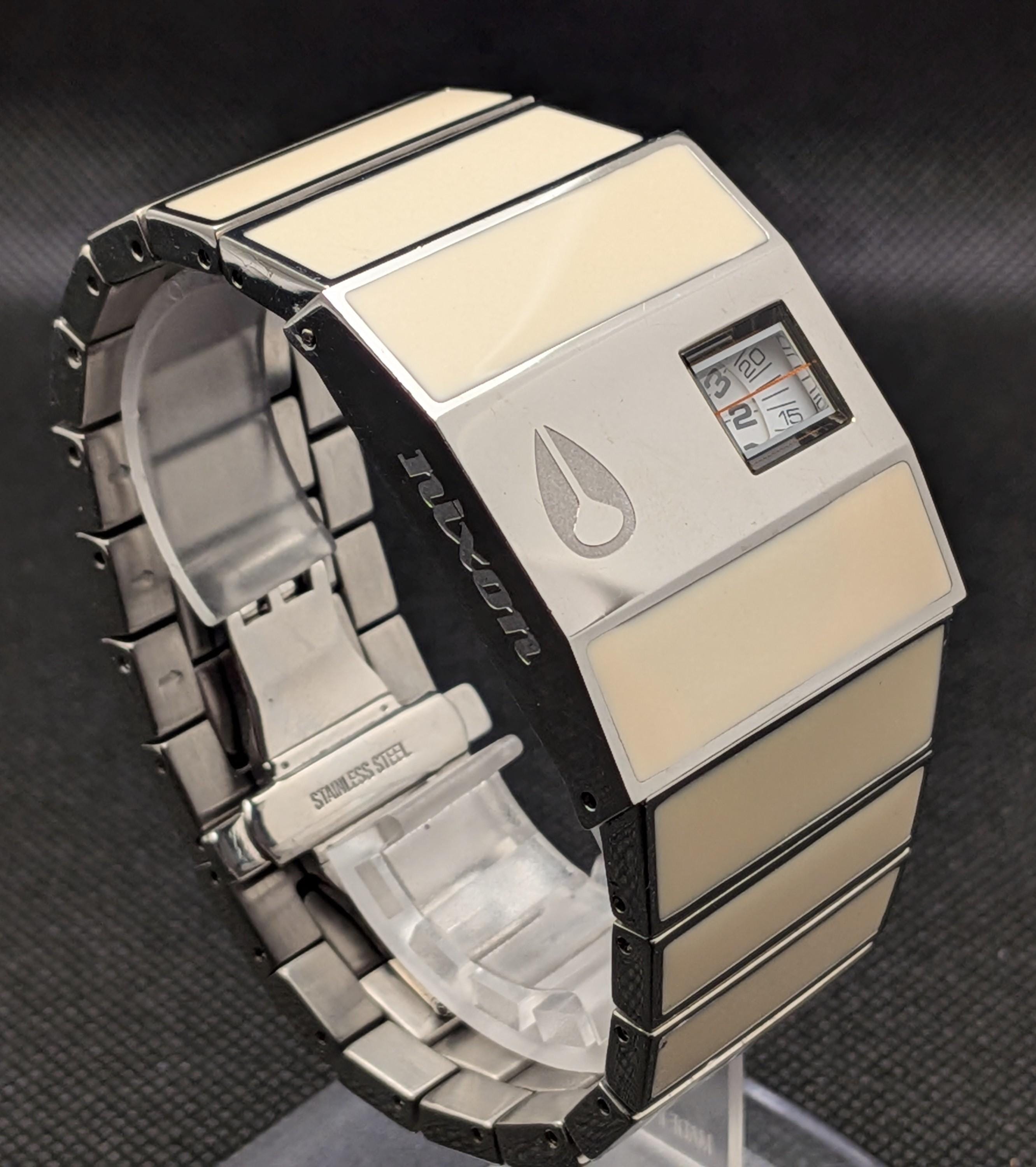 Nixon Rotolog Ivory Inlay Direct Time Technology Surf Skater 