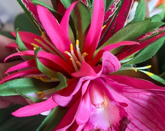 Echte rosa Plumeria, magentafarbene Orchidee und Haarclip - Hula Hochzeit Tahitian Hawaii Haarteil