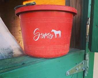 Horse Name Decal For Feed Bucket - Personalized Decal, Equestrian Gift, White Decal, Pet Name, Horse Sticker, Vinyl Label, Equine, Barn