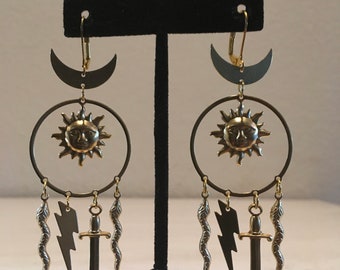 Pendientes de latón con la Diosa del Sol