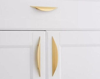 Brass Invisible Pulls Handles,Gold Knobs,Curved Drawer Pulls,Half Moon Cabinet Pulls,Crescent Pull,Curved Lip Pull Handles,Cabinet Hardware