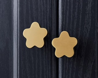 Joli bouton d'étoiles, poignées de boutons d'étoile en laiton massif, petits boutons d'étoile, bouton d'étoile brossé, boutons de tiroir pour enfants, décor de chambre, bouton de porte de chambre d'enfant