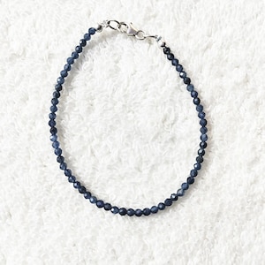 Echtes blaues Saphir Armband - 2,5 mm Mikro facettierte runde Perlen - blaue Saphir winzige Perlen Armband - blauer Saphir Perlen Armband Schmuck