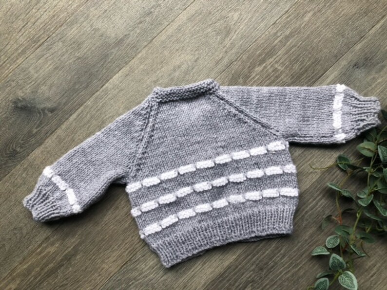 0-3 months personalised Hand knitted cardigan image 2