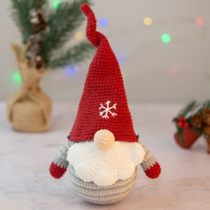 PDF Gnome crochet pattern English/French:Christmas Gnome Amigurumi gnome Crochet gnome pattern Crochet Christmas ornament pattern image 3