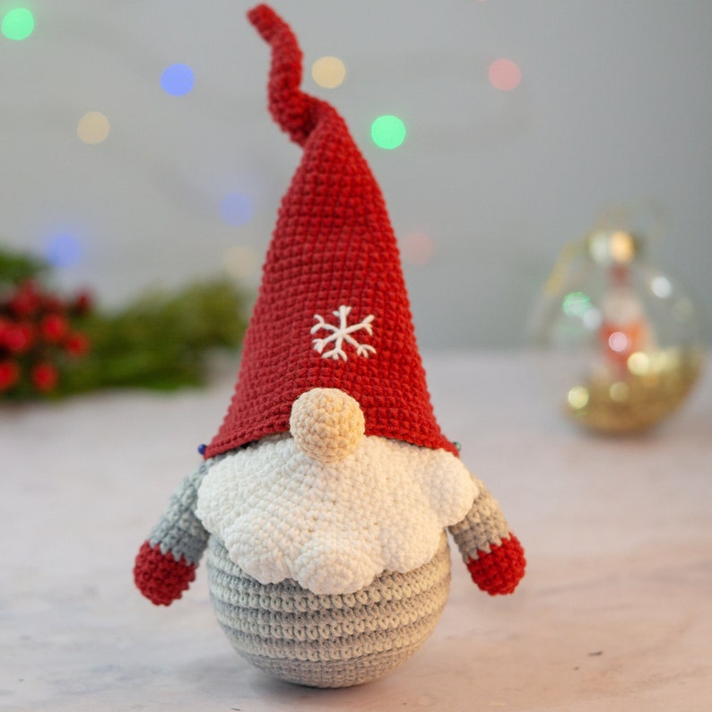 PDF Gnome crochet pattern English/French:Christmas Gnome Amigurumi gnome Crochet gnome pattern Crochet Christmas ornament pattern image 5