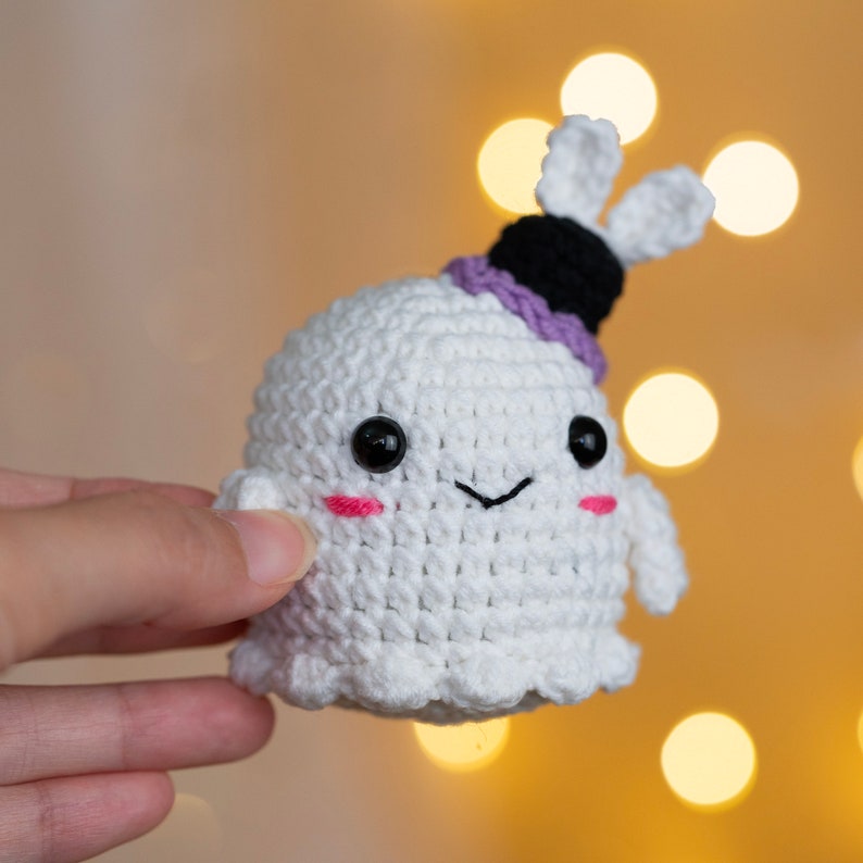 crochet halloween pattern -crochet ghost pattern - amigurumi ghost pattern - easy crochet ghost - halloween pattern