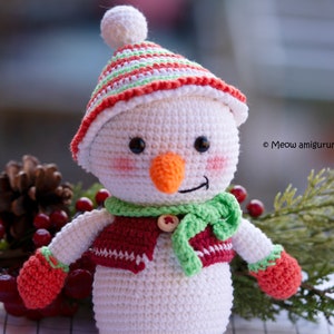 Sneeuwman haakpatroon Kerstdecoratiepatroon Amigurumi patroon Gehaakte sneeuwman Amigurumi tuto afbeelding 2