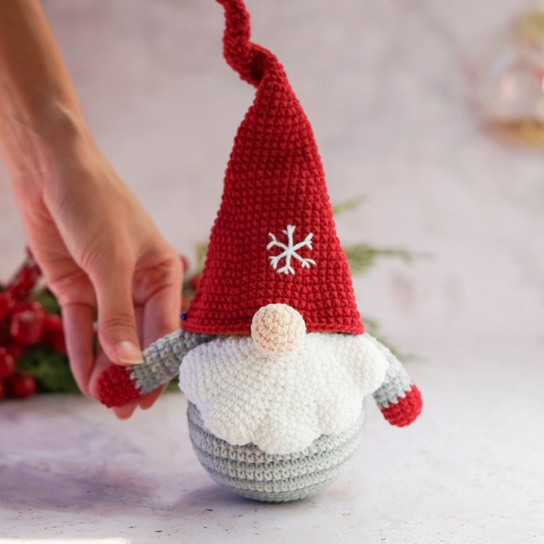 PDF Gnome crochet pattern English/French:Christmas Gnome Amigurumi gnome Crochet gnome pattern Crochet Christmas ornament pattern image 4