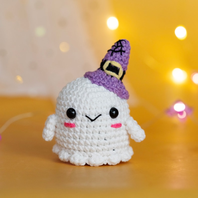crochet halloween pattern -crochet ghost pattern - amigurumi ghost pattern - easy crochet ghost - halloween pattern