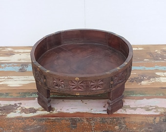 Tavolo Chakki in legno, tavolo indiano per macinare, tavolino da caffè, intagliato a mano, bellissimo tavolo indiano per l'arredamento della casa.