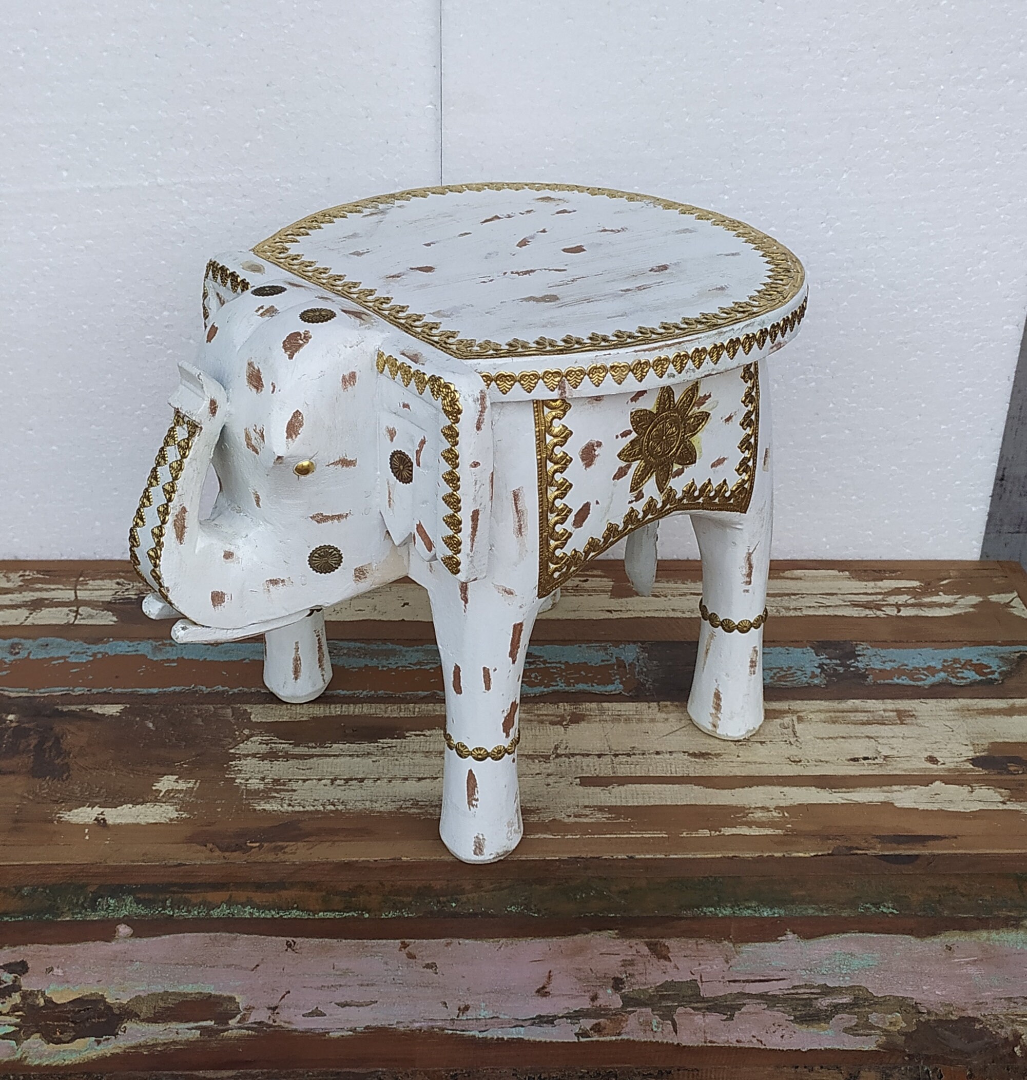 White elephant stool deals