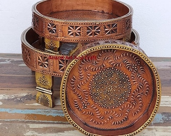 Tavolo Chakki in legno intagliato a mano, macinino in rame e oro, tavolo Chakki splendidamente decorato con rilievi, decorazione per la casa, arte indiana