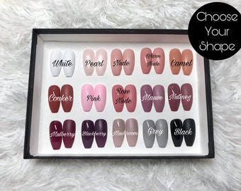 Uñas de ataúd pintadas a mano / Nude, mate, gel