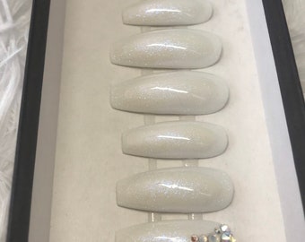 Uñas postizas de Blancanieves / Uñas postizas de ataúd pintadas a mano