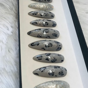 Snow Leopard Drücken Sie auf Nägel | Falsche Nägel | Stick On Nails | Kleber auf Nägeln | Gefälschte Nägel | Stiletto Nails | Sparkly Nails