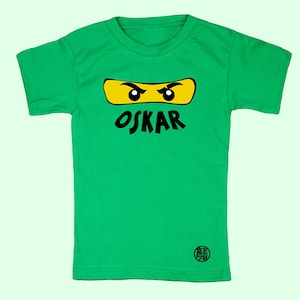 Kinder T-Shirt, Ninjago Maske, Geschenk personalisiert, Geschenk mit Namen für Jungen und Mädchen zum Geburtstag