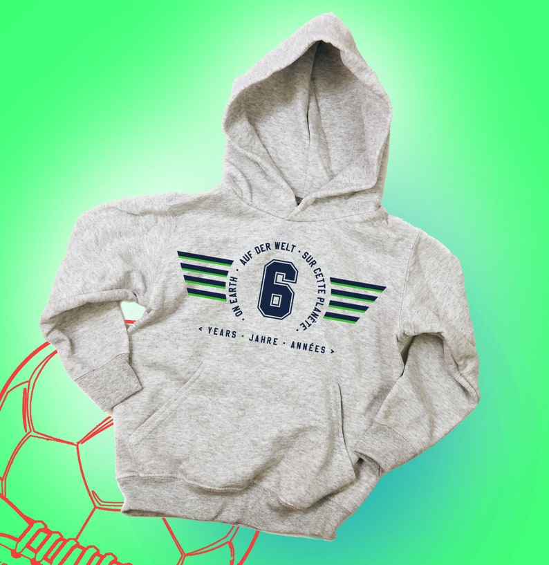 Kinder Hoodie 6 Jahre alt, Geburtstags-Hoodie mit Zahl für Kinder, personalisierbar, hellgrau meliert, dreisprachig Bild 3