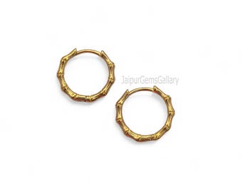Aros de bambú chapados en oro - Aros redondos texturizados - Aros ligeros para uso diario - Regalo para novia - Se venden por par