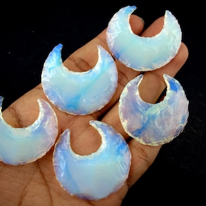 5 pezzi di pietra preziosa naturale di opalite a forma di mezzaluna da 30-35 mm - Roccia di opalite blu ~ Pietra preziosa di opalite curativa ~ Pietra di opalite di fuoco blu