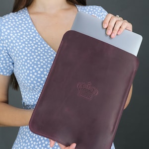 Personalized leather MacBook Pro 14 M2 2023, sleeve for MacBook, 13.3 inch laptop case, Air M4, Pro M3,  slim laptop cover