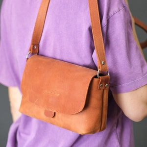Leather flap purse 2025