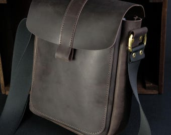 Men's Leather Crossbody Bag, Multi Pocket Messenger, Personalized Everyday Carry