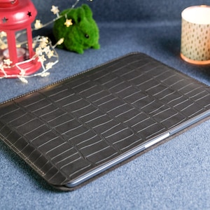 Croco Print Leather MacBook Case: Minimalist Laptop Sleeve