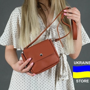Personalized Leather Crossbody Bag: Vintage Style Flap Purse