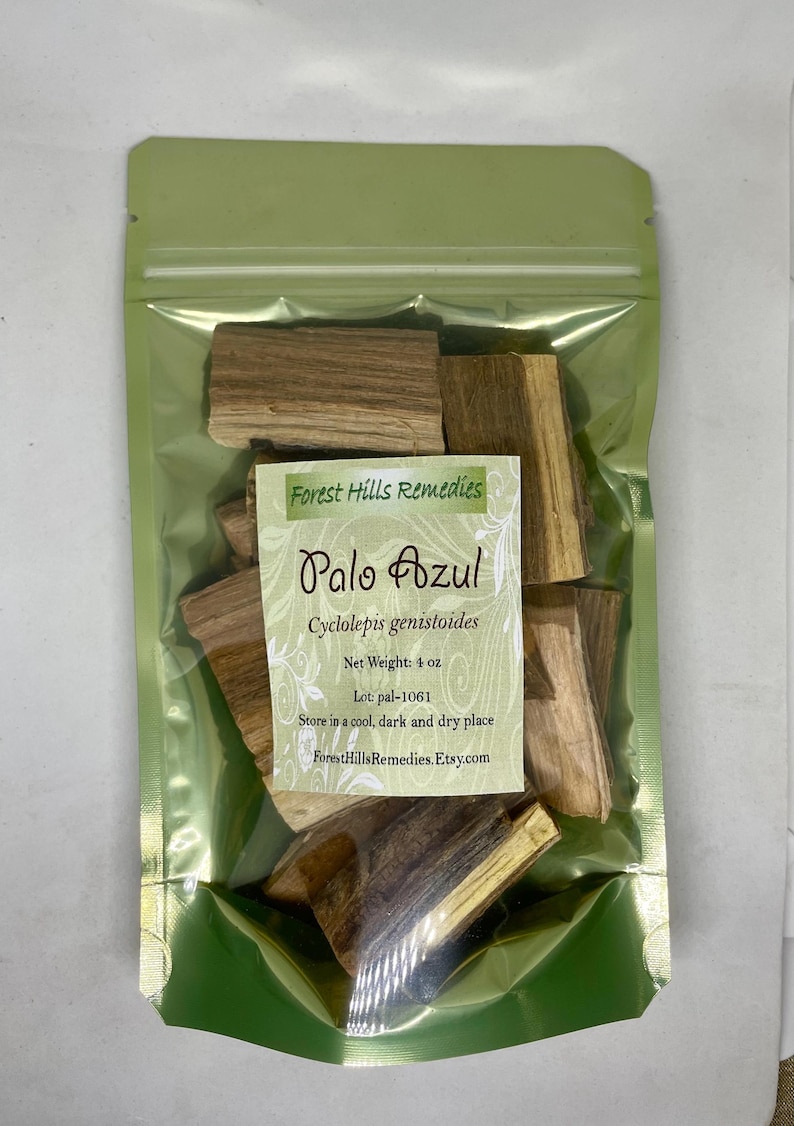 May include: A clear plastic bag filled with brown Palo Azul wood chips. The bag has a label that reads "Forest Hills Remedies Palo Azul Cyclolepis genistoides Net Weight: 4 oz Lot: pal-1061 Store in a cool, dark and dry place ForestHillsRemedies.Etsy.com"