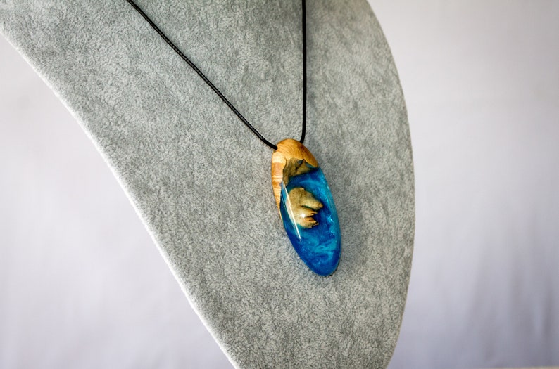 Beach jewelry Resin Necklace Blue beach necklace Mothers day gift Beach necklace Ocean wave necklace Sea wave necklace Wood Pendant
