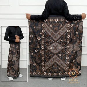 Batik Sarong | Lightweight and Breathable | Muslim Wear for Daily Prayer or Travel/ Sarong For Muslim