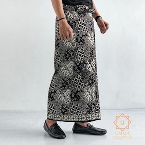 Classic Batik Sarong | Lightweight and Breathable | Muslim Wear for Daily Prayer or Travel/ Sarong For Muslim