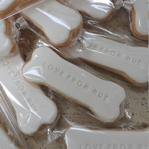 Wedding favours/Personalised Biscuit/Iced Biscuits/Biscuit Favours/Wedding Gift/Dog bone biscuit/Doggie theme favour/novelty biscuits