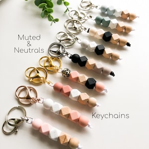 Muted and Neutral Colors Silicone and Wood Bead Keychain, Beaded Keychain With Clip, Silver Keyring, Boho Minimalist, Back to School Gift