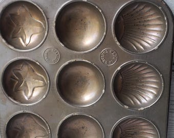 Vintage , used Seamless Hygienic cake / Yorkshire pud pan