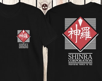 Camiseta Shinra Corporation con estampado doble y colores oscuros