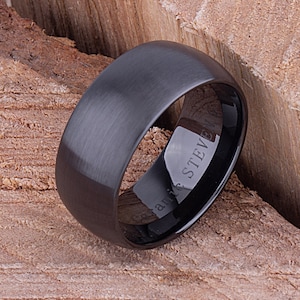 Keramik Herrenring oder Verlobungsring für Männer 10 mm, schwarzes minimalistisches schwarzes Band, Verlobungsring, Keramikring für Männer