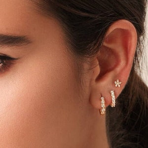 HOOP Ohrringe • Geschenk für sie • Huggie Ohrringe • Gold Silber Ohrringe • Ohrring Set für Mehrere Piercings