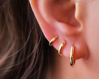 Boucles d'oreilles Huggie Hoop • cadeau pour elle • Boucles d'oreilles minimalistes • Boucles d'oreilles or argent • SERENDINI