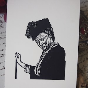 Ręcznie drukowany linoryt Violet Crawley. Pocztówka w formacie. Linoryt drukowany ręcznie. Rozmiar karty pocztowej. Opactwo Śródmieście