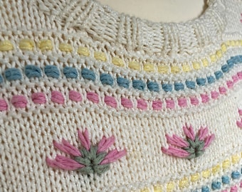 Vintage handknitted sweater - cable and flower detail - UK size 10/12 - handmade in cotton yarn - 3/4 sleeve