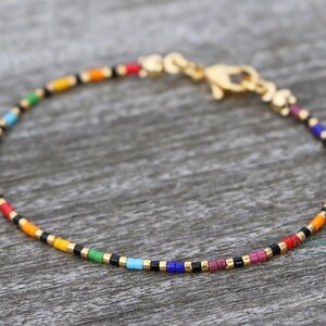 Pride-Fußkettchen, LGBTQ-Schmuck, dezentes Pride-Fußkettchen, Regenbogen, Pride-Schmuck für Transgender, Bisexuelle, Lesben, nicht-binäre, queere, schwule Menschen, ... Bild 3