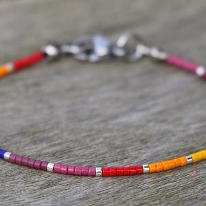 LGBTQ, bracelet de cheville, fierté subtile, fierté ace, bracelet de fierté, perles de verre, bracelet de cheville délicat, bracelet d'amitié, transgenre, bisexuel, cadeau