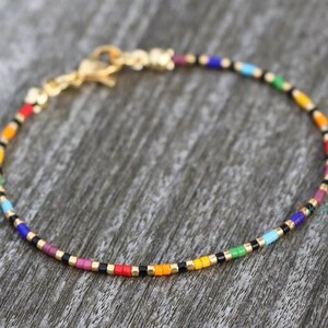 Pride-Fußkettchen, LGBTQ-Schmuck, dezentes Pride-Fußkettchen, Regenbogen, Pride-Schmuck für Transgender, Bisexuelle, Lesben, nicht-binäre, queere, schwule Menschen, ... Bild 2