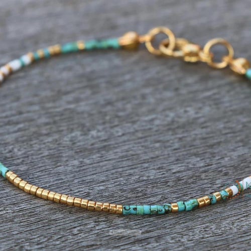 turquoise gold bracelet, beaded bracelet for women, minimalist jewelry, dainty bracelet tuquoise gold and white, minimalist bracelet, gift