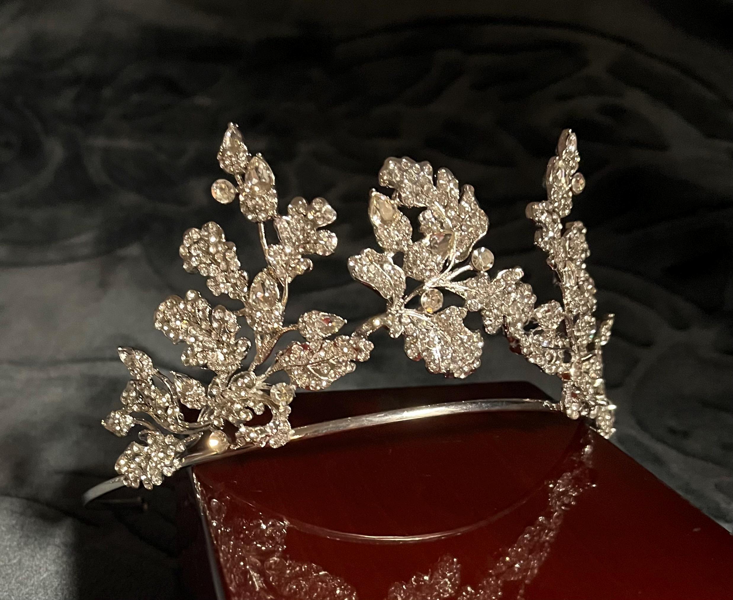 Royal Oak Leaf Tiara Replica - Etsy