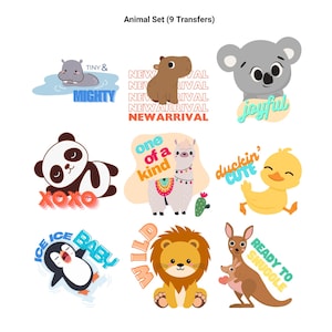 K&ouml;nnte beinhalten: Neun bunte B&uuml;gelbilder mit niedlichen Tierillustrationen und Text. Die Tiere umfassen ein Flusspferd, einen Koala, einen Panda, ein Lama, eine Ente, einen Pinguin, einen L&ouml;wen und ein K&auml;nguru. Der Text enth&auml;lt S&auml;tze wie "Tiny & Mighty", "Joyful", "One of a Kind", "Duckin' Cute", "Ice Baby", "Wild" und "Ready to Snuggle".