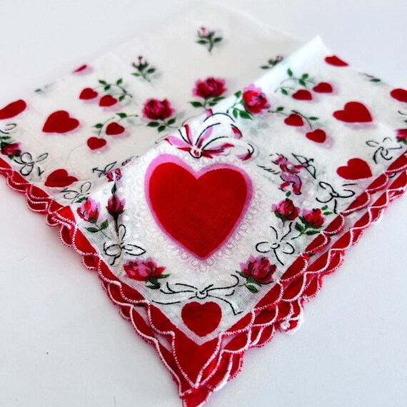 Vintage 1940's Like New Red And White Heart Hanki… - image 3